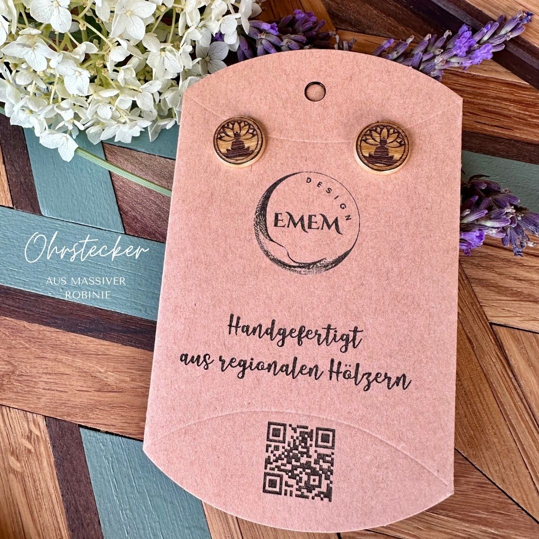 Handgefertigte Ohrstecker aus  Robinie mit Gravur