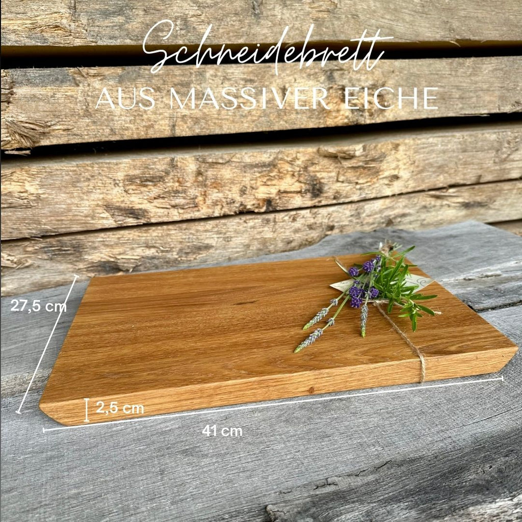 Handgefertigtes Schneidebrett aus massiver Eiche