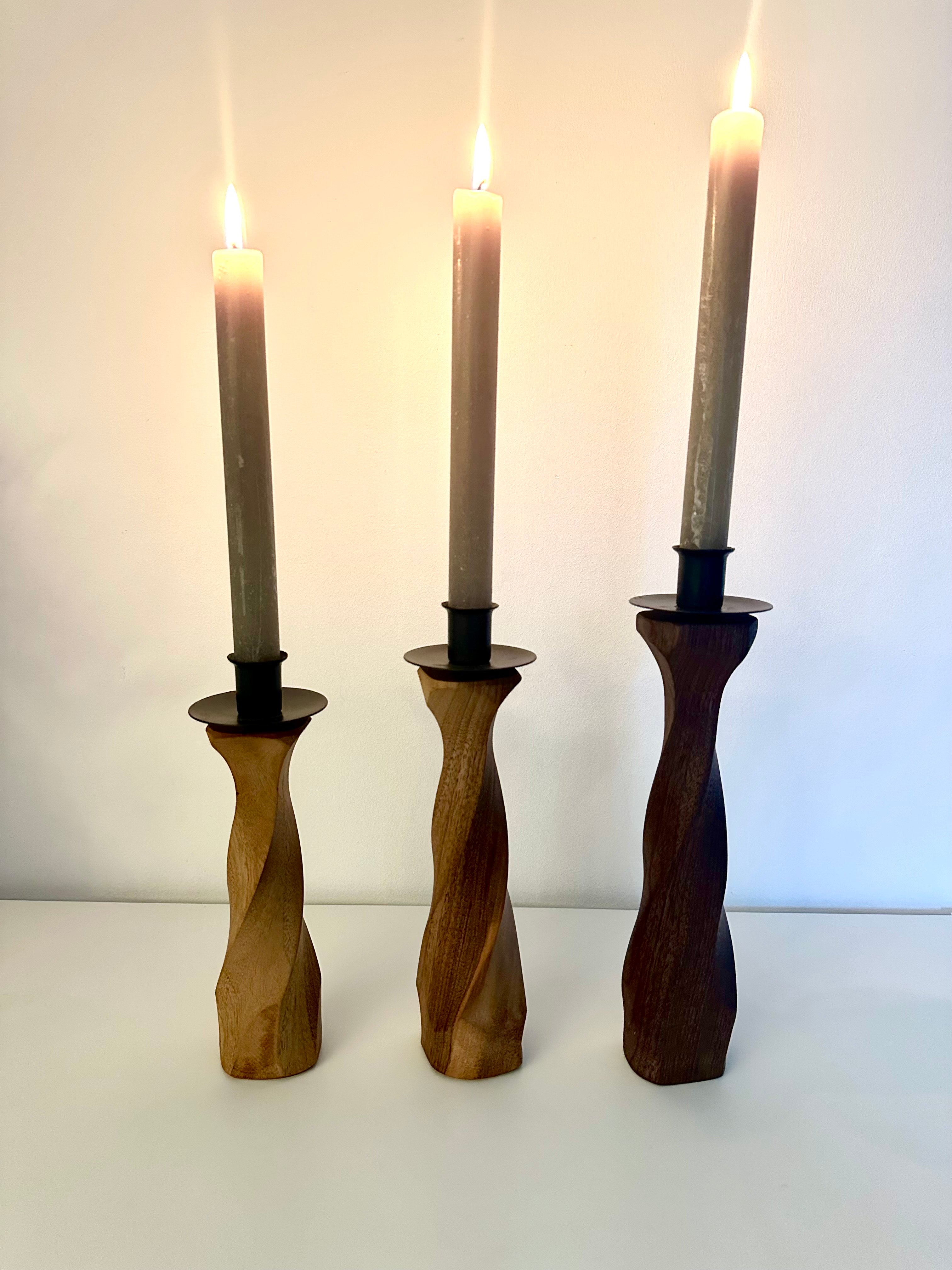 Kerzenleuchter gedrechselt aus massivem Walnussholz