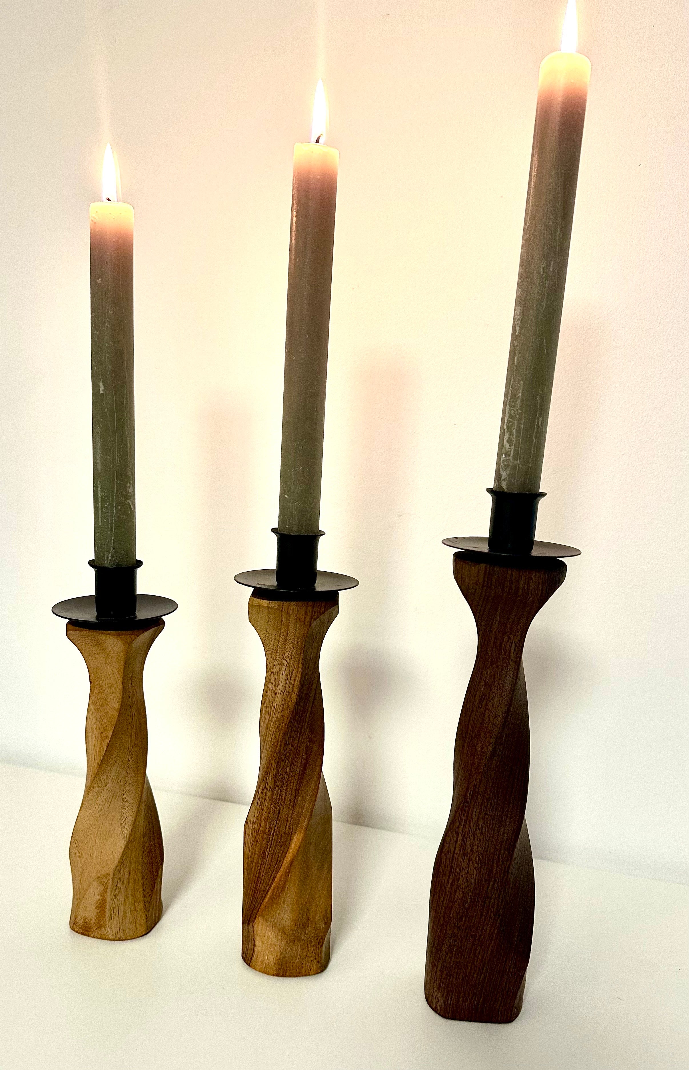 Kerzenleuchter gedrechselt aus massivem Walnussholz